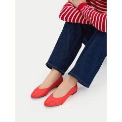 Baleriny Lasocki. Czerwone baleriny Lasocki, bez wzorów, bez obcasa. Za 149.99 zł.