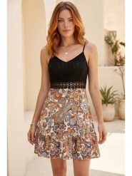 SOULSHAE Sukienka w kolorze czarnym ze wzorem rozmiar: XXL/3XL. Czarne sukienki SOULSHAE, xl, bez wzorów, z koronki, bez kołnierzyka, bez ramiączek, mini. Za 124.95 zł.