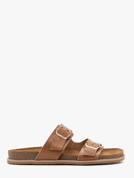 Jasnobrązowe klapki damskie płaskie. Brązowe klapki Ryłko, bez wzorów, z jeansu, bez obcasa, na płaskiej podeszwie. W wyprzedaży za 299.99 zł.