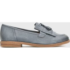 Caprice - Mokasyny. Brązowe mokasyny Caprice, bez wzorów, z gumy, bez obcasa. W wyprzedaży za 259.90 zł.