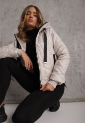 Jasnoszara Kurtka Przejściowa z Pikowanymi Przeszyciami i Kapturem Niama. Szare kurtki Renee, l, bez wzorów, z dzianiny, z kapturem. Za 189.99 zł.