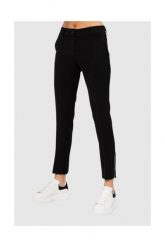 GUESS Czarne spodnie damskie, Rozmiar S. Czarne spodnie dresowe Guess, s, z aplikacjami, z dresówki. W wyprzedaży za 289.99 zł.