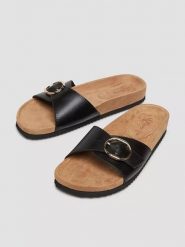 S.Oliver Klapki w kolorze czarnym rozmiar: 38. Czarne klapki S.Oliver, bez wzorów, z otwartym noskiem, bez obcasa. Za 135.81 zł.