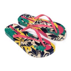 Japonki damskie Ipanema Graffiti III. Czerwone klapki Ipanema, bez wzorów, bez obcasa. Za 79.99 zł.