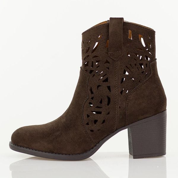 D.Brązowe botki damskie na słupku M.Daszyński Sa250-5. Brązowe botki M.Daszyński, na jesień, bez wzorów, z jeansu, z okrągłym noskiem, bez obcasa, na obcasie, bez zapięcia. Za 229.00 zł.