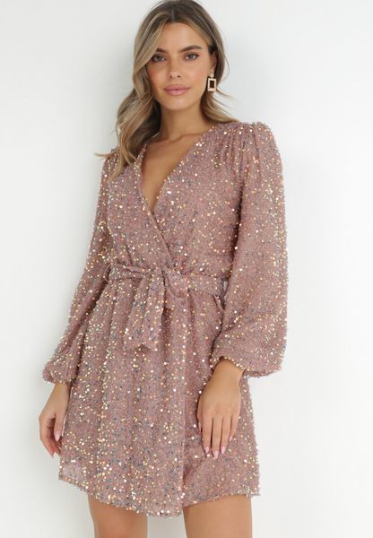 Różowa Sukienka Cekinowa z Kopertowym Dekoltem Cidoly. Czerwone sukienki Born2be, na co dzień, l, bez wzorów, eleganckie, bez kołnierzyka, bez ramiączek, kopertowe. Za 149.99 zł.