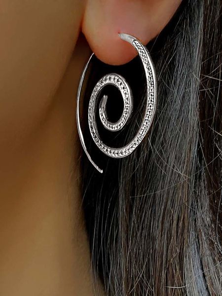 DI GIORGIO Srebrne kolczyki z cyrkoniami rozmiar: onesize. Szare kolczyki DI GIORGIO, z cyrkonią, srebrne, z zapięciem typu bigiel. Za 173.60 zł.