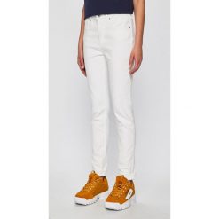 Levi's - Jeansy 721. Białe jeansy Levi's®, s, bez wzorów, z podwyższonym stanem. W wyprzedaży za 239.90 zł.