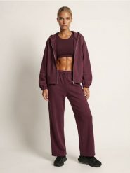 Rozpinana bluza z kapturem Active z domieszką wiskozy soft touch - czerwony. Czerwone bluzy Sinsay, l, bez wzorów, z wiskozy, z kapturem. Za 59.99 zł.
