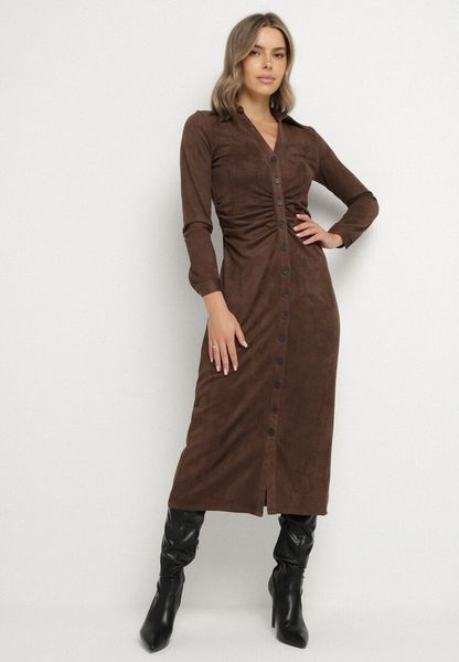 Brązowa Koszulowa Sukienka z Imitacji Zamszu z Marszczeniem w Talii Eselea. Brązowe sukienki Born2be, na co dzień, l, bez wzorów, eleganckie, bez kołnierzyka, bez ramiączek, koszulowe. Za 189.99 zł.