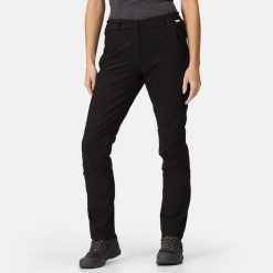 Spodnie trekkingowe damskie Dayhike Regatta. Czarne spodnie sportowe Regatta, xs, bez wzorów, trekkingowe. W wyprzedaży za 229.99 zł.