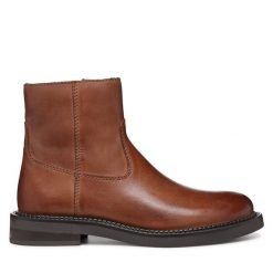 Botki Geox. Brązowe botki Geox, bez wzorów, bez obcasa, na płaskiej podeszwie, bez zapięcia. Za 549.99 zł.