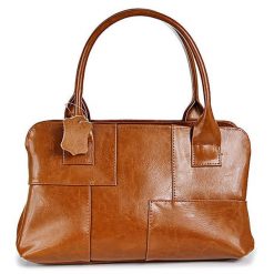 Torebka skórzana damska kuferek DAN-A T171 camel. Brązowe torebki klasyczne DAN-A, bez wzorów, ze skóry, bez dodatków. Za 259.99 zł.