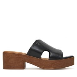 Klapki Lasocki. Czarne klapki Lasocki, bez wzorów, bez obcasa. Za 159.99 zł.