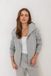 BLUZA NICOLE SZARY MELANŻ M - Flawless. Szare bluzy Flawless, m, bez wzorów, z bawełny, z kapturem. Za 397.00 zł.