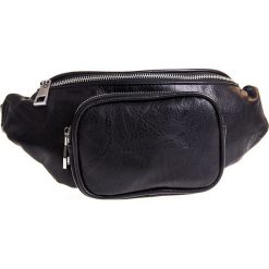 Skórzana saszetka w kolorze czarnym - 32 x 12 x 8 cm. Czarne torby na ramię Classe Regina, bez wzorów, bez dodatków. W wyprzedaży za 87.95 zł.