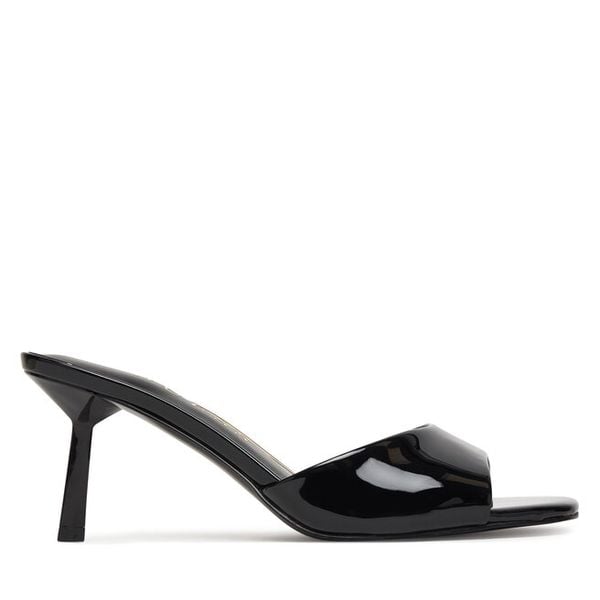 Klapki Guess. Czarne klapki Guess, z aplikacjami, bez obcasa. Za 549.99 zł.