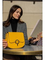 Victor & Hugo Paris Skórzana torebka "Silvia" w kolorze żółtym - 23 x 18 x 7 cm rozmiar: onesize. Żółte torby na ramię Victor & Hugo Paris, bez wzorów, z materiału, na ramię, bez dodatków. Za 304.99 zł.