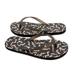 Japonki plażowe damskie Volcom Rocker 2. Czarne klapki Volcom, bez wzorów, bez obcasa. Za 83.00 zł.