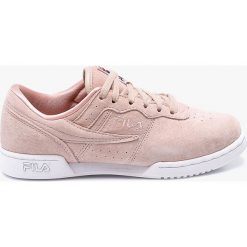 Fila - Buty. Czerwone obuwie sportowe Fila, z materiału, bez zapięcia. W wyprzedaży za 149.90 zł.