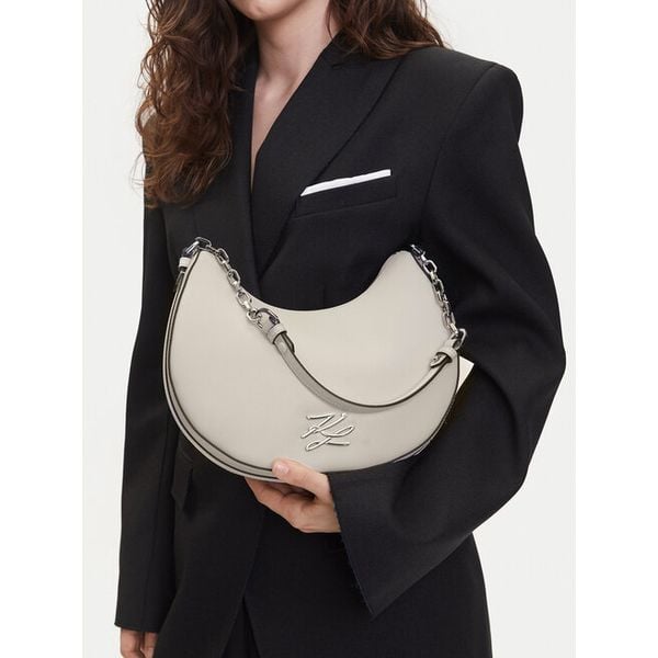 Torebka KARL LAGERFELD. Białe torebki klasyczne KARL LAGERFELD, bez wzorów, bez dodatków. Za 719.99 zł.