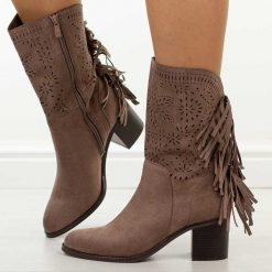 Szare ażurowe botki damskie na obcasie M.Daszyński 2337-15. Szare botki M.Daszyński, na jesień, w ażurowe wzory, z jeansu, bez obcasa, na obcasie, bez zapięcia. W wyprzedaży za 197.10 zł.