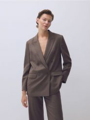 Marynarka z wełną - brązowy. Brązowe marynarki i żakiety Reserved, l, bez wzorów, z tkaniny. Za 399.99 zł.
