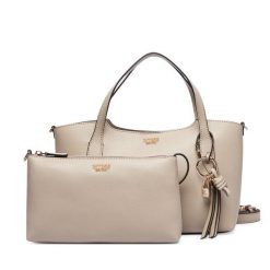Torebka Guess. Brązowe listonoszki Guess, z aplikacjami, bez dodatków. Za 584.99 zł.