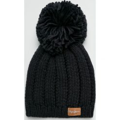 Pepe Jeans - Czapka Elissa. Brązowe czapki Pepe Jeans, bez wzorów, z dzianiny. W wyprzedaży za 79.90 zł.