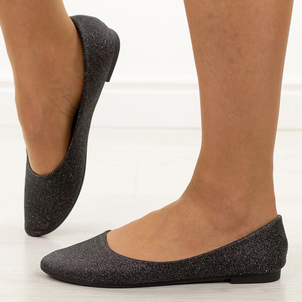 Czarne brokatowe baleriny damskie Potocki 23001. Czarne baleriny POTOCKI, bez wzorów, z jeansu, bez obcasa. Za 79.00 zł.