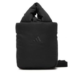 Torebka adidas. Czarne torebki klasyczne Adidas, bez wzorów, bez dodatków. Za 119.99 zł.