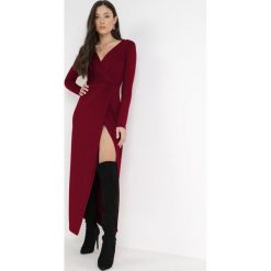 Bordowa Sukienka Mellona. Czerwone sukienki Born2be, m, bez wzorów, z dzianiny, eleganckie, bez kołnierzyka, bez ramiączek, maxi, kopertowe. W wyprzedaży za 110.49 zł.