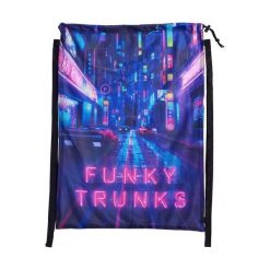 Torba worek z siateczki na sprzęt pływacki unisex Funkita Mesh Gear Bag. Torby na ramię FUNKITA, bez wzorów, z meshu, sportowe, na ramię, bez dodatków. Za 79.00 zł.
