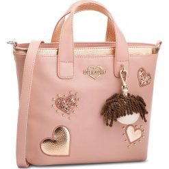 Torebka LOVE MOSCHINO - JC4056PP17LF0600 Rosa. Czerwone torby na ramię Love Moschino, bez wzorów, ze skóry ekologicznej, na ramię, bez dodatków. W wyprzedaży za 519.00 zł.