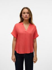 Vero Moda Bluzka w kolorze koralowym rozmiar: M. Czerwone bluzki Vero Moda, m, bez wzorów, z wiskozy, klasyczne, bez kołnierzyka, bez ramiączek. Za 75.16 zł.
