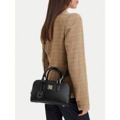 Torebka Nine West. Czarne torebki klasyczne Nine West, bez wzorów, bez dodatków. Za 229.99 zł.