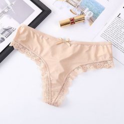 Figi z wycięciem koronkowe eleganckie Friedlinde. Czerwone figi Intica, l, bez wzorów, z koronki. Za 59.00 zł.