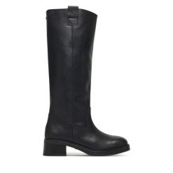 Kozaki Steve Madden. Czarne kozaki Steve Madden, bez obcasa, na płaskiej podeszwie, bez zapięcia. Za 859.99 zł.