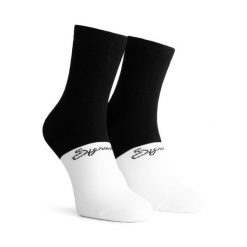 Skarpetki sportowe unisex Rogelli Signature. Białe skarpety Rogelli, bez wzorów, z elastanu. Za 68.00 zł.