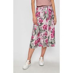 Answear - Spódnica Secret Garden. Czerwone spódnice ANSWEAR, l, bez wzorów, z dzianiny, midi, plisowane. W wyprzedaży za 89.90 zł.