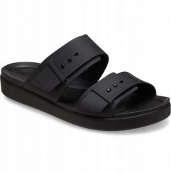 Sandały dla Kobiet Crocs Brooklyn Buckle Low. Czarne sandały Crocs, bez wzorów, z materiału, eleganckie, bez obcasa, na obcasie, bez zapięcia. Za 239.99 zł.