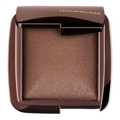 Hourglass - Ambient Lighting Powder - Rozświetlający Puder Do Twarzy - Ambient Lighting Pwd Transcendent Light - Dla Kobiet. Pudry HOURGLASS. Za 285.00 zł.