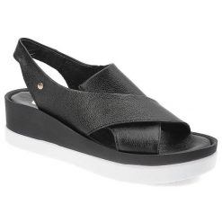 Czarne Sandały Armodo Wygodne Wsuwane Obuwie Damskie. Czarne sandały Armodo, bez wzorów, eleganckie, bez obcasa, bez zapięcia. Za 260.99 zł.