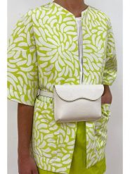 SKFK Skórzana saszetka "Trabi" w kolorze białym rozmiar: onesize. Białe torby na ramię SKFK, bez wzorów, z materiału, sportowe, przez ramię, bez dodatków. Za 208.99 zł.