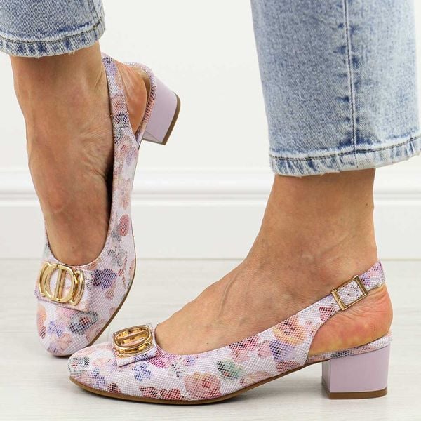 Różowe sandały damskie na obcasie M.Daszyński Sa210-7. Czerwone sandały M.Daszyński, z aplikacjami, ze skóry, eleganckie, bez obcasa, na obcasie, bez zapięcia. Za 169.00 zł.