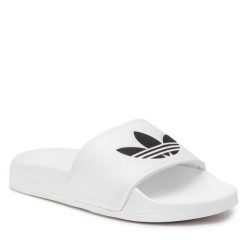 Klapki adidas. Białe klapki Adidas, bez wzorów, bez obcasa. Za 99.99 zł.