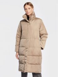 Bruuns Bazaar Płaszcz zimowy Lucky BBW2528 Beżowy Regular Fit. Brązowe płaszcze Bruuns Bazaar, na zimę, bez wzorów, z syntetyku, bez kaptura. Za 1,119.00 zł.