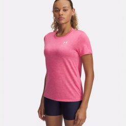 Koszulka treningowa damska Under Armour Tech C-Twist. Czerwone bluzki Under Armour, xl, bez wzorów, sportowe, bez kołnierzyka, bez ramiączek. Za 79.99 zł.