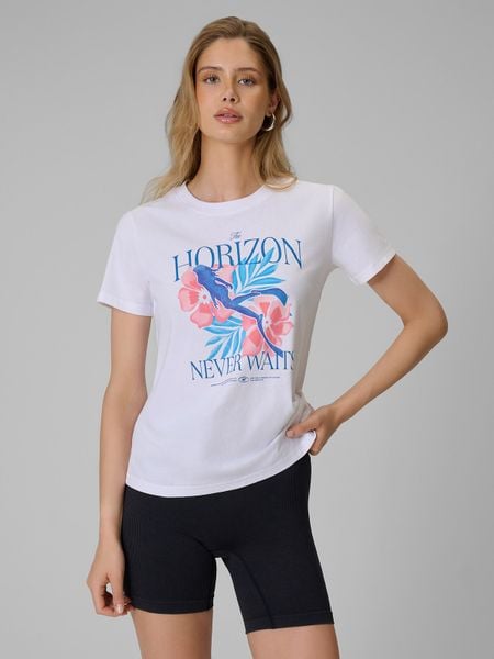 4F T-shirt regular z nadrukiem damski - biały S. Białe t-shirty 4f, s, bez wzorów, z bawełny, bez kołnierzyka, bez ramiączek. W wyprzedaży za 39.99 zł.
