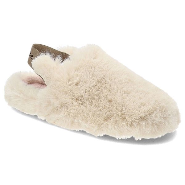 Białe Kapcie Damskie Z Miękkim Futerkiem Macarena. Białe obuwie domowe Macarena, z aplikacjami, z futra, bez zapięcia. Za 169.00 zł.